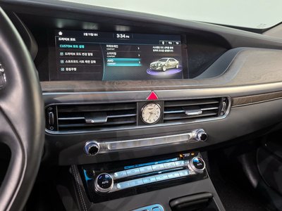 2019 Genesis G90 — миниатюра 14