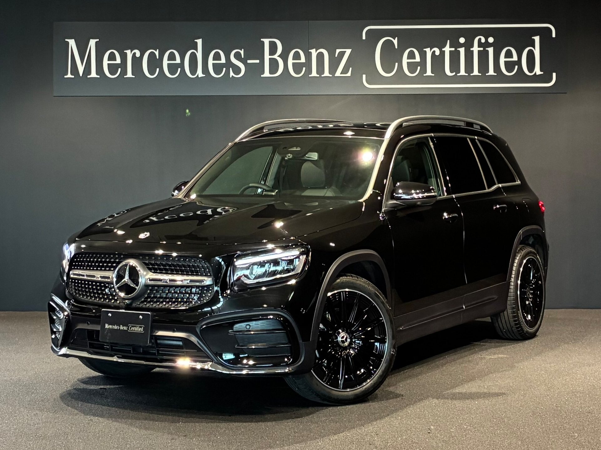 MERCEDES-BENZ GLB - View 1