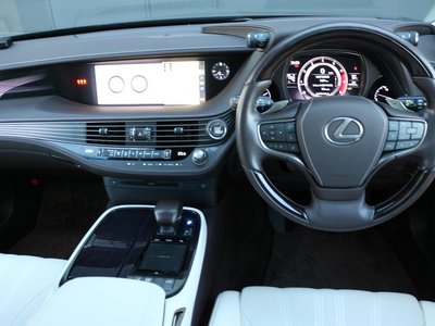 2020 Lexus LS — миниатюра 13