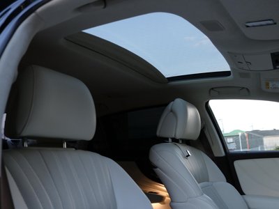 2020 Lexus LS — миниатюра 24