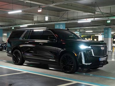 CADILLAC ESCALADE 5TH GENERATION - 1