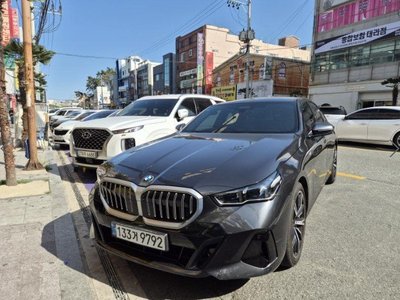 BMW 5 SERIES - 1