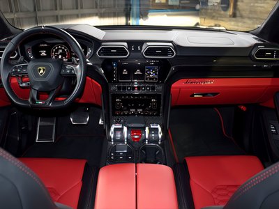LAMBORGHINI URUS - 3