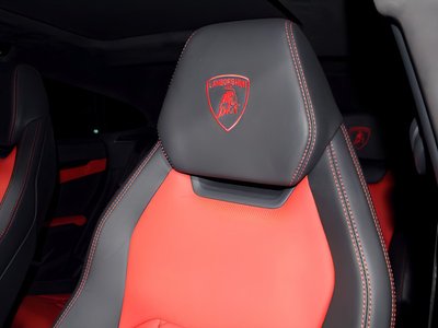 LAMBORGHINI URUS - 5