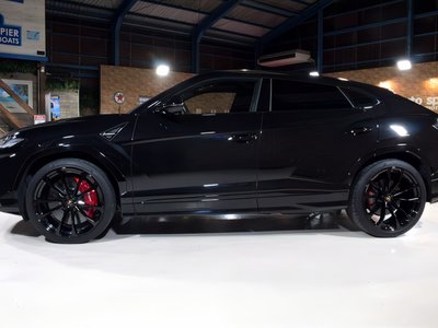 LAMBORGHINI URUS - 6