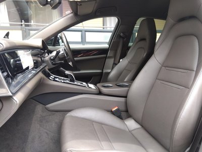 PORSCHE PANAMERA - 3