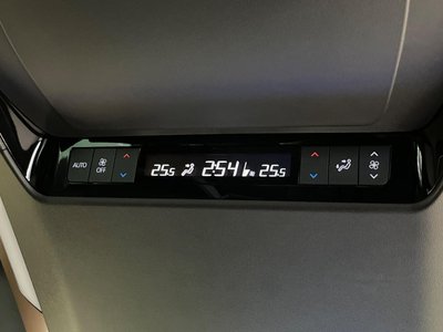 2025 Toyota ALPHARD — миниатюра 47