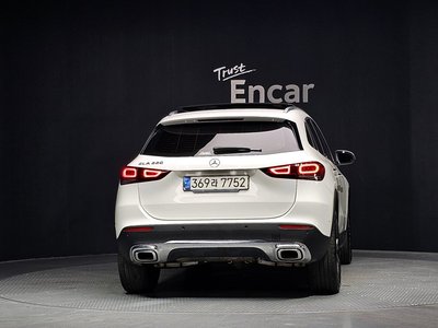صورة 4 لـ 2021 Mercedes-BENZ GLA