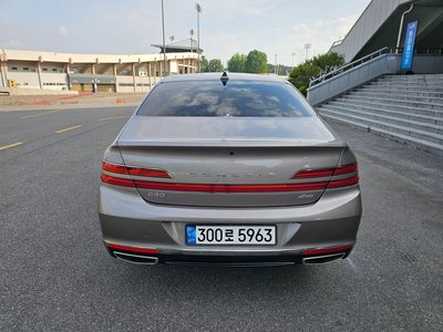 2021 Genesis G90 thumbnail 15