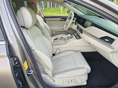 صورة 3 لـ 2021 Genesis G90
