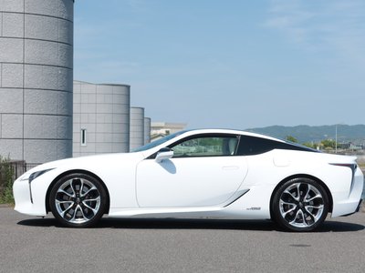 صورة 10 لـ 2017 Lexus LC