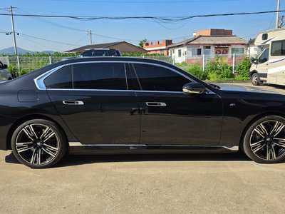BMW I7 - 2