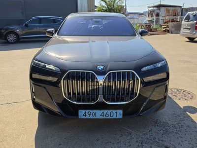 BMW I7 - 1