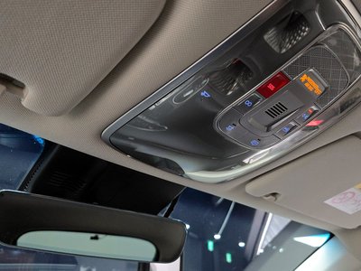 2022 Genesis GV70 — миниатюра 25