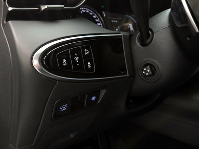 2022 Genesis GV70 — миниатюра 24