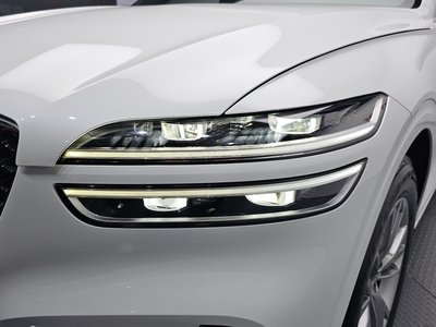 2022 GENESIS GV70 photo 9