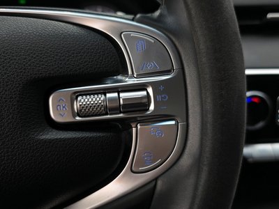2022 Genesis GV70 — миниатюра 28