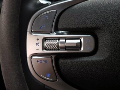 2022 Genesis GV70 — миниатюра 27