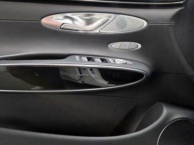 2022 Genesis GV70 — миниатюра 14