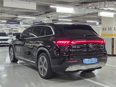 MERCEDES-BENZ EQS - 7