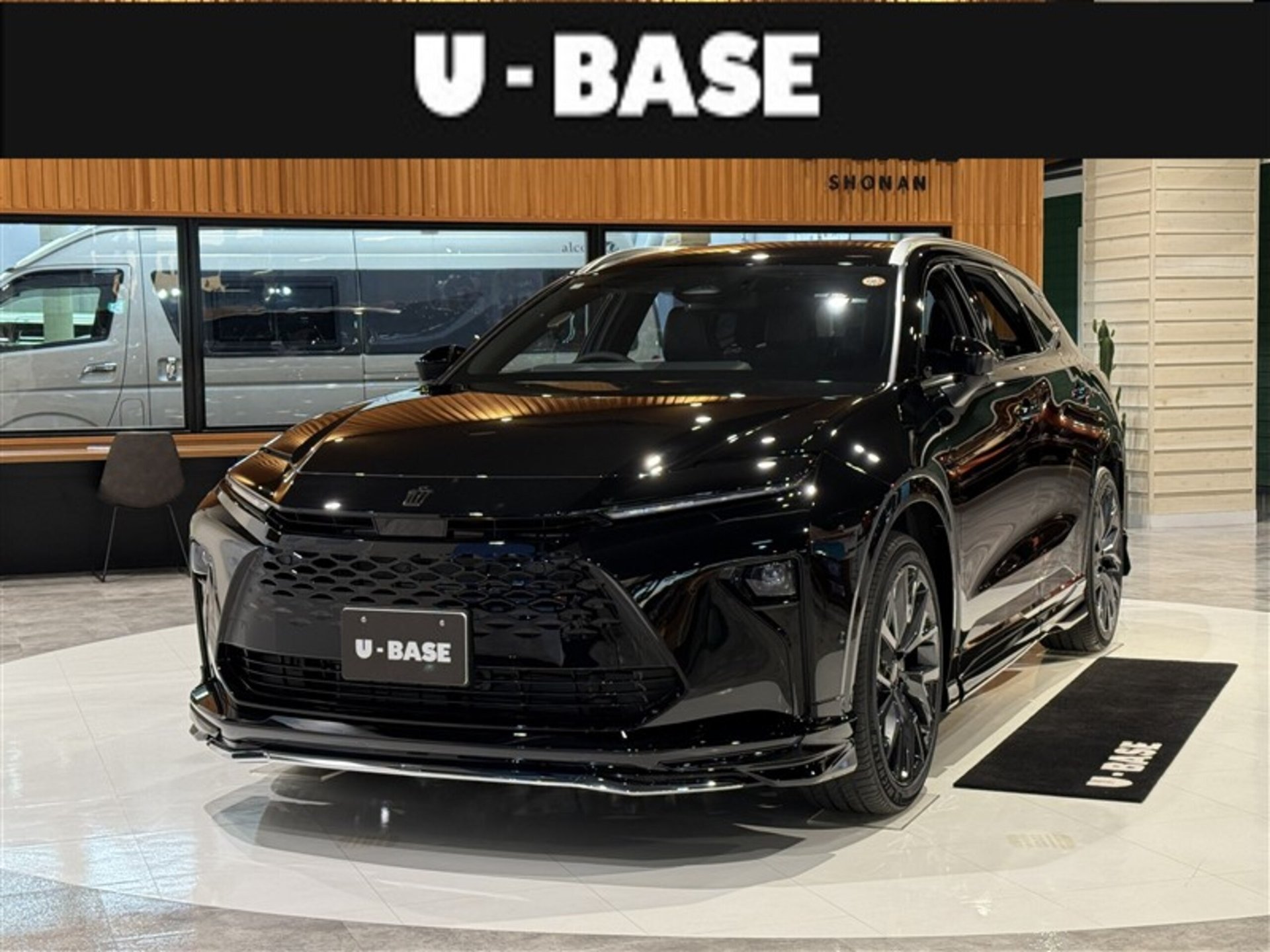 TOYOTA CROWN ESTATE - View 1