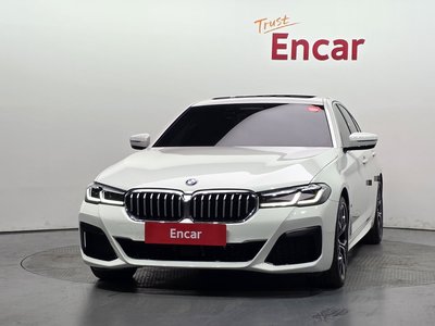 2022 BMW 5 SERIES — фото 2