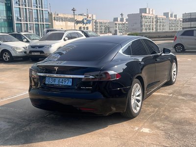 TESLA MODEL S - 3