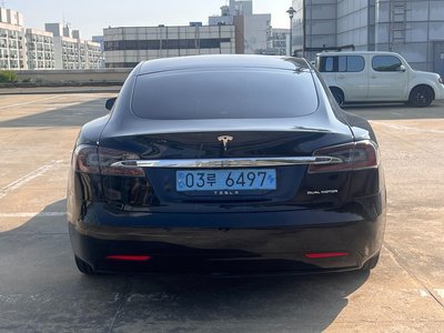 TESLA MODEL S - 6