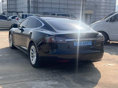 TESLA MODEL S - 7