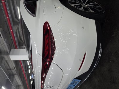 MERCEDES-BENZ EQE - 7