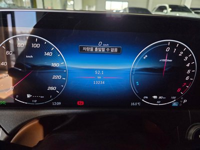 MERCEDES-BENZ E-CLASS - 5