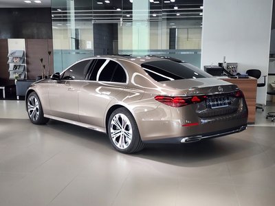 MERCEDES-BENZ E-CLASS - 4