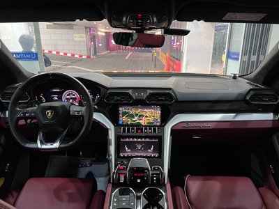 LAMBORGHINI URUS - 9