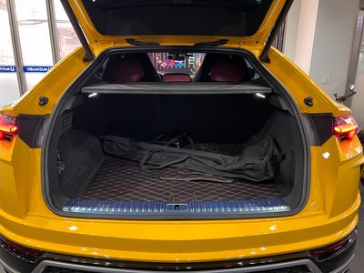 LAMBORGHINI URUS - 6