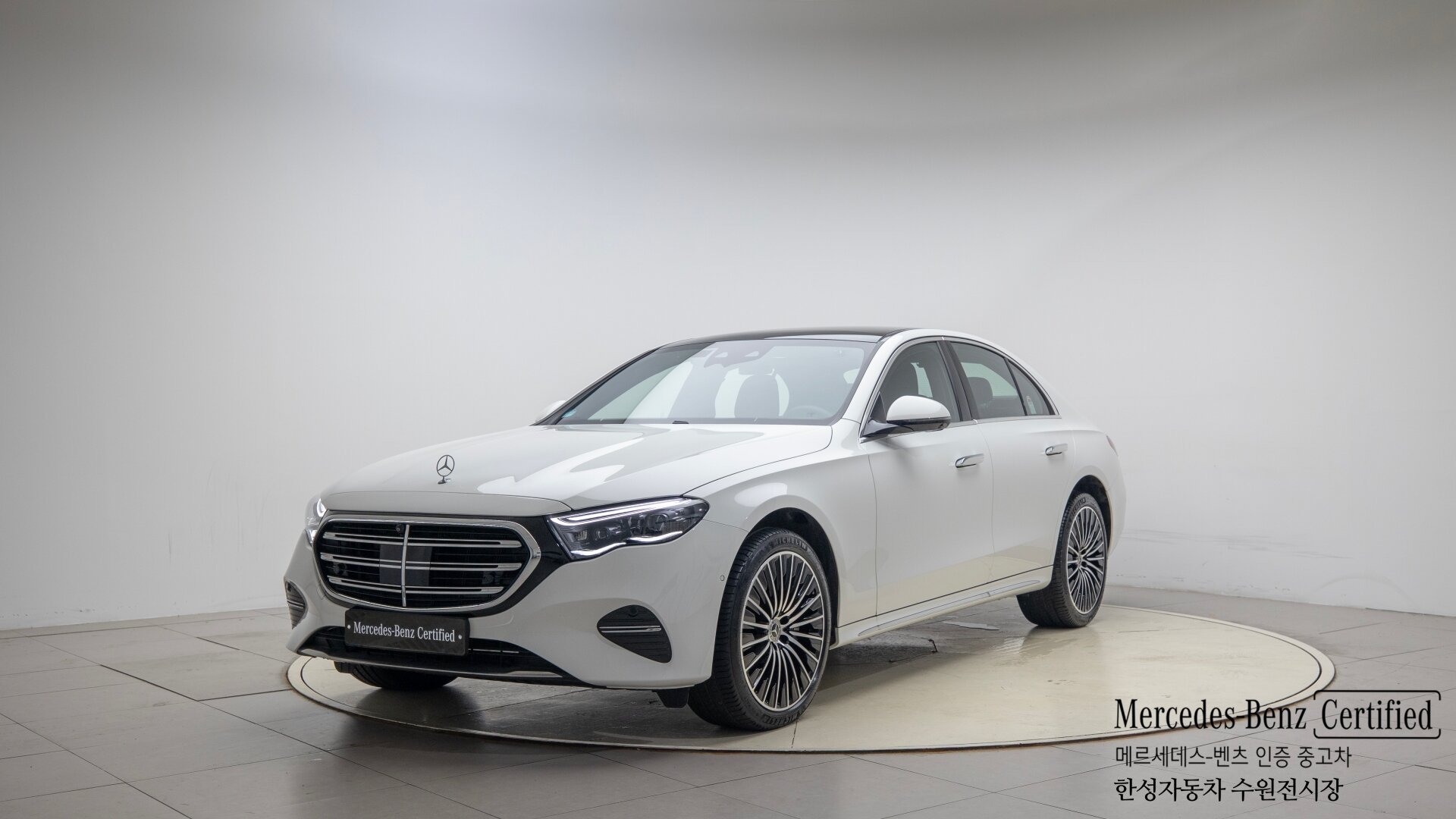 MERCEDES-BENZ E-CLASS - View 1