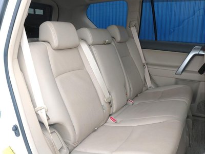 TOYOTA LAND CRUISER PRADO - 7