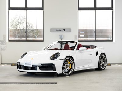 PORSCHE 911 CABRIOLET - 1