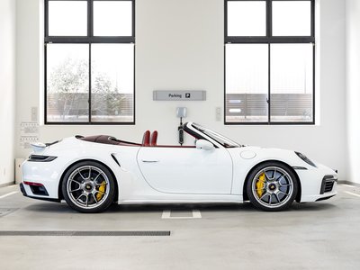 PORSCHE 911 CABRIOLET - 7