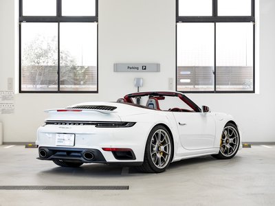 PORSCHE 911 CABRIOLET - 6