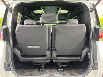 TOYOTA VELLFIRE - 10