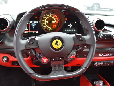 صورة 5 لـ 2021 Ferrari F8 SPIDER