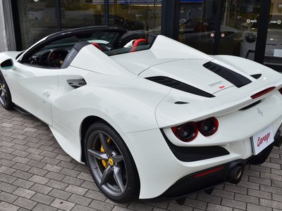صورة 10 لـ 2021 Ferrari F8 SPIDER