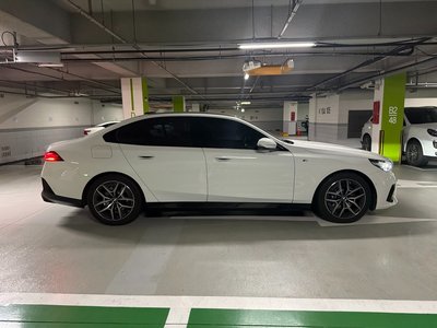 2023 BMW 5 SERIES 照片 3