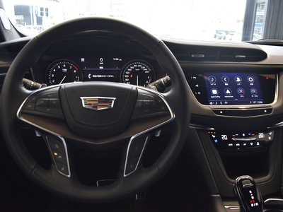 2024 Cadillac XT5 photo 3