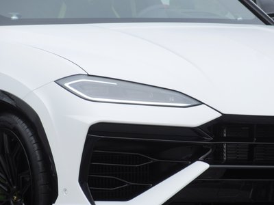 LAMBORGHINI URUS - 8