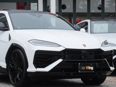 LAMBORGHINI URUS - 5