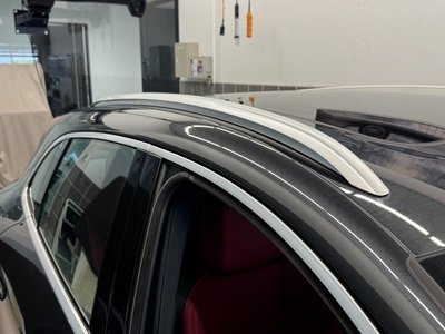 PORSCHE MACAN - 10