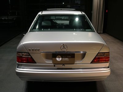 MERCEDES-BENZ E-CLASS - 5