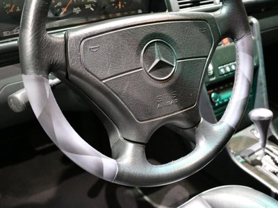 MERCEDES-BENZ E-CLASS - 8
