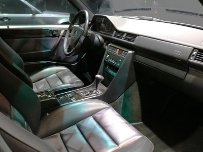 MERCEDES-BENZ E-CLASS - 6